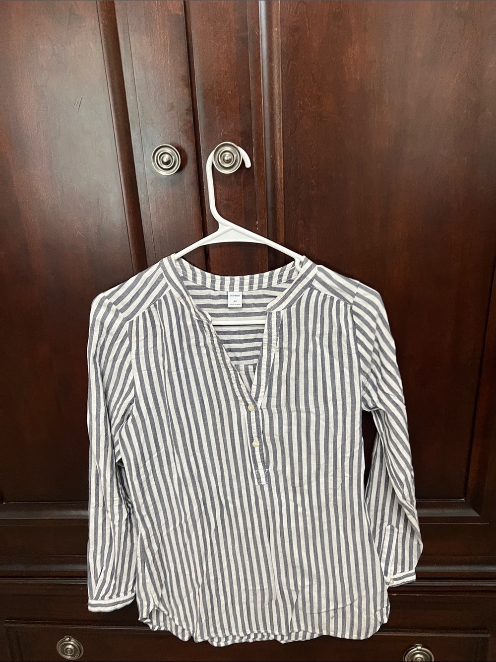 Striped Long-Sleeve Split-Neck Women's Top - Blue & White